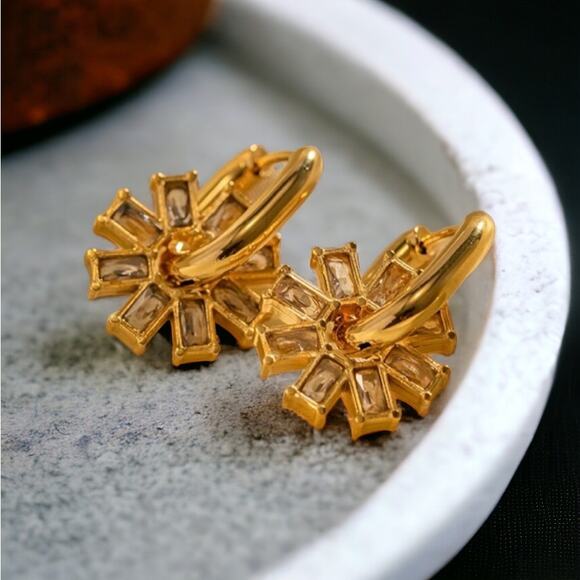 NEW 18K yellow gold plated CZ snowflake hoop drop earrings jewelry B15A - Picture 2 of 8